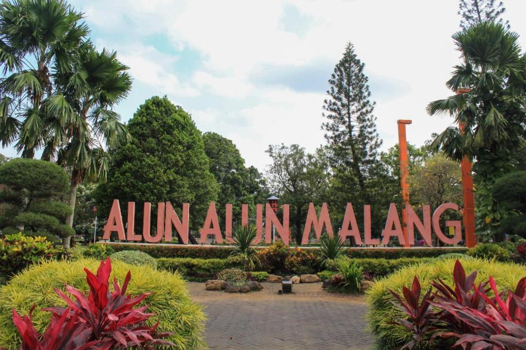 Oyo 3956 Hotel Palem 2 Syariah Malang Bagian luar foto