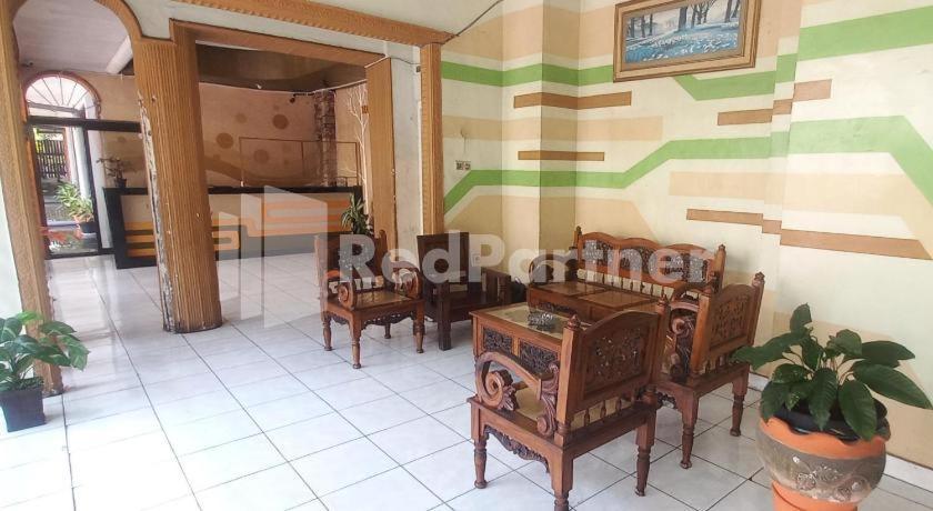 Oyo 3956 Hotel Palem 2 Syariah Malang Bagian luar foto