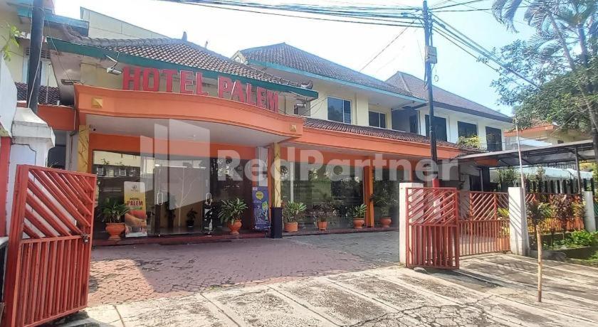 Oyo 3956 Hotel Palem 2 Syariah Malang Bagian luar foto