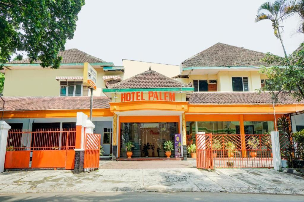 Oyo 3956 Hotel Palem 2 Syariah Malang Bagian luar foto