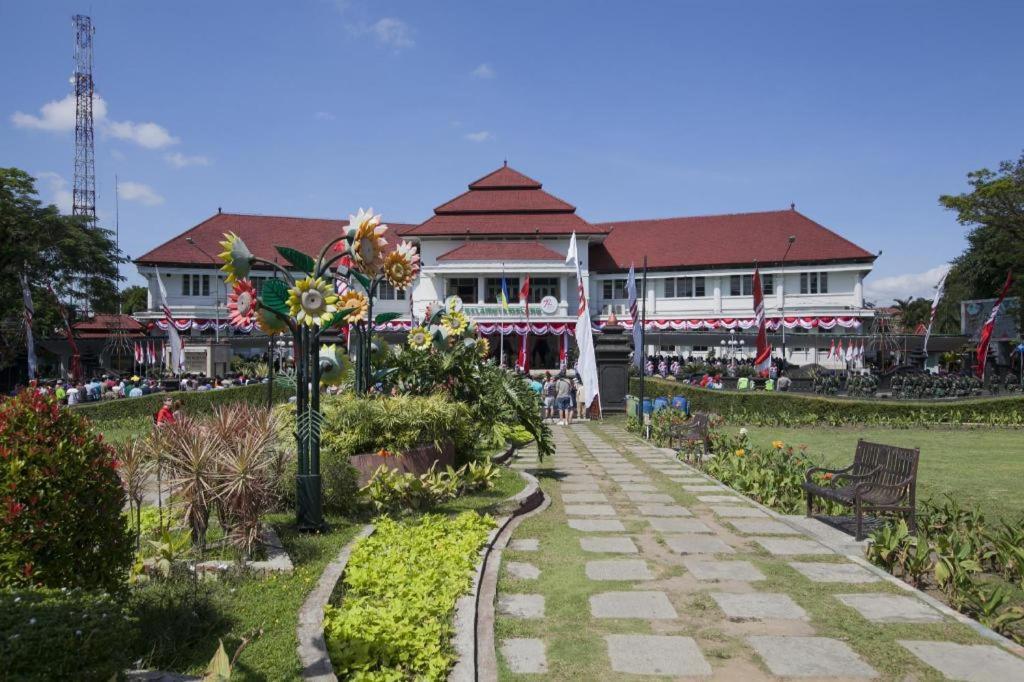 Oyo 3956 Hotel Palem 2 Syariah Malang Bagian luar foto