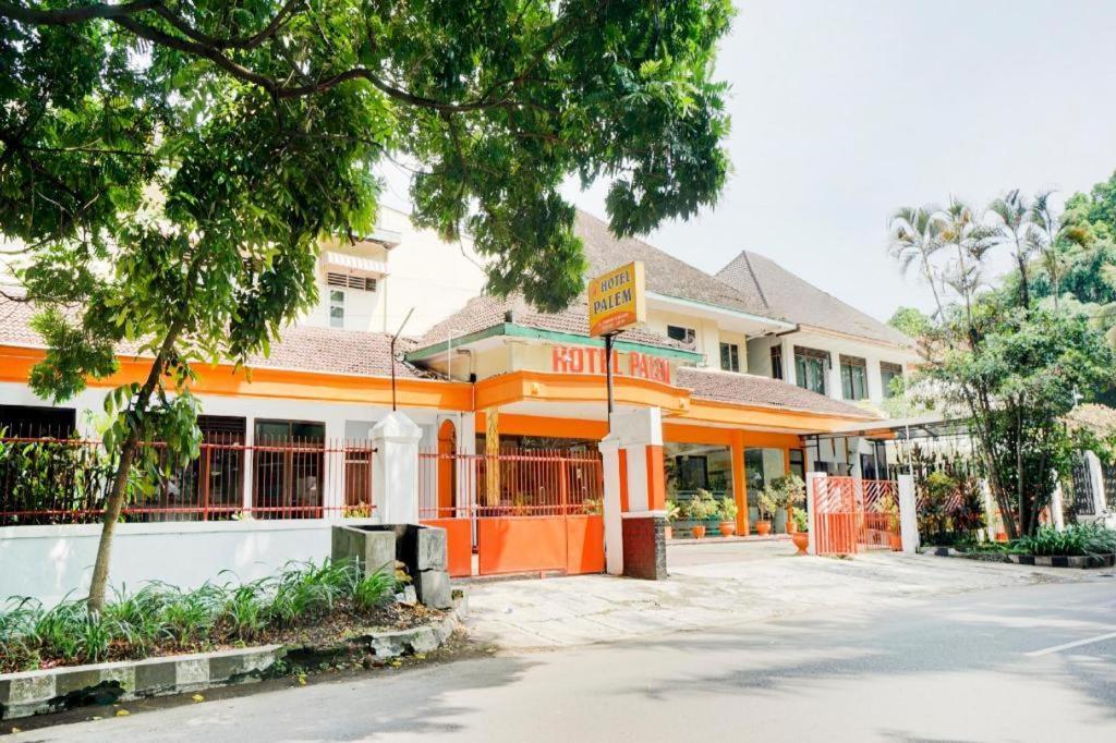 Oyo 3956 Hotel Palem 2 Syariah Malang Bagian luar foto
